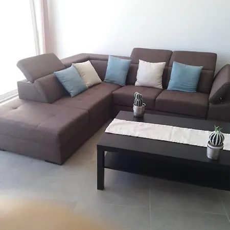 Pearl Point Pent House